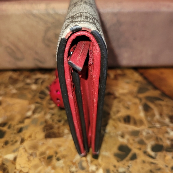 Gucci Supreme with Cherries - Picture 3 of 7